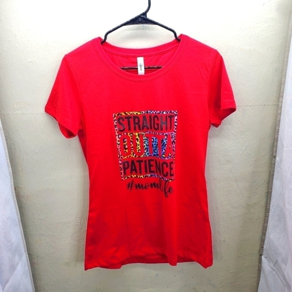 Straight Outta Patience Mom Life Short Sleeve Women Size Large T Shirt Red NEW - Picture 1 of 4